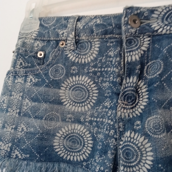 Ocean Drive Clothing Co. Cut off denim Shorty Shorts Sunburst print JR.5 NEW - Picture 6 of 8